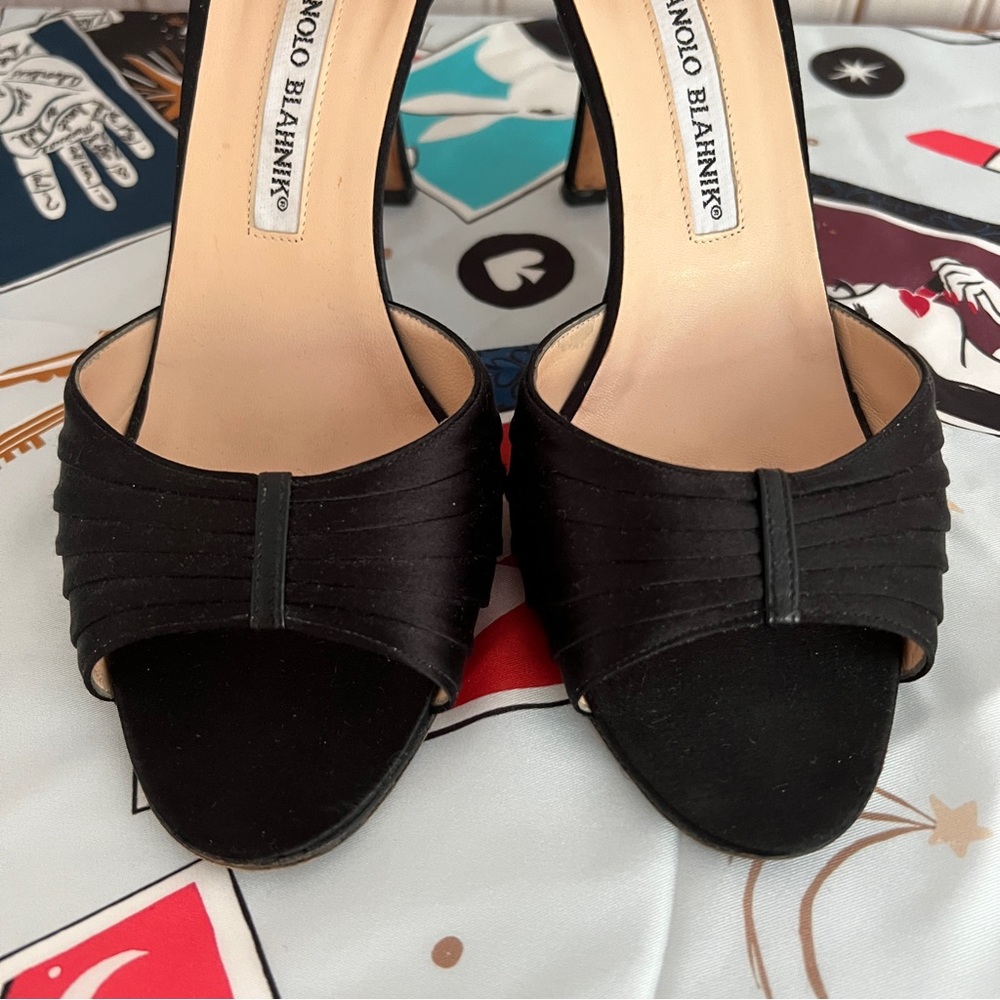 ✨HOST PICK✨ MANOLO BLAHNIK D’ORSAY SATIN HIGH HEEL PEEP TOE - Picture 4 of 5